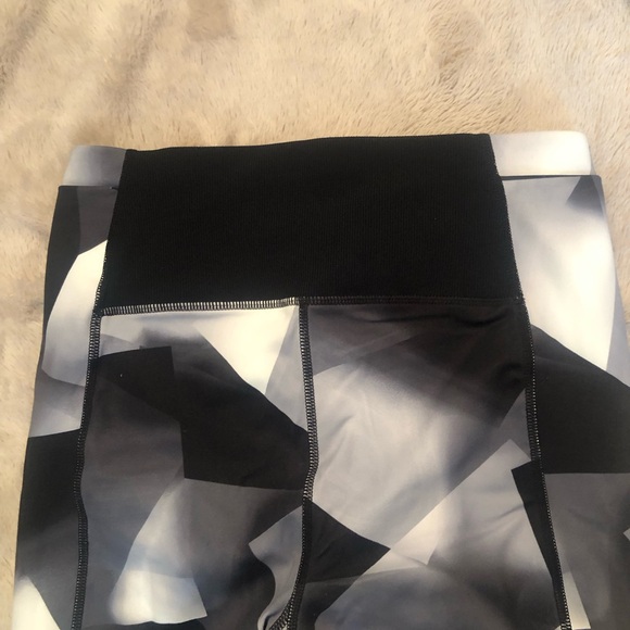 REEBOK Women SZ Small Black Printed Leggings - Picture 6 of 7